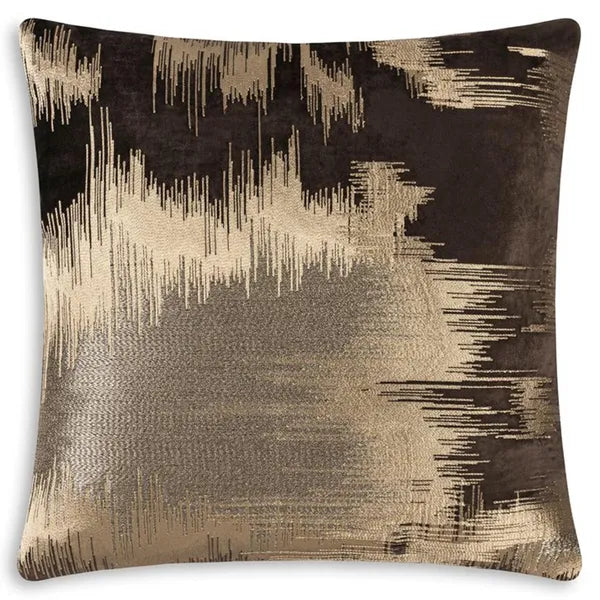 Zaha Pilow, Metallic Thread